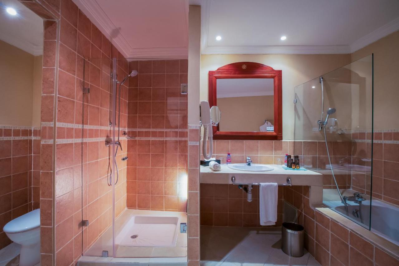 Grand Mogador Agdal & Spa Маракеш Екстериор снимка A shower cubicle